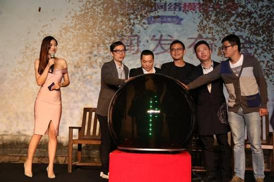 　缔造模特行业新准则