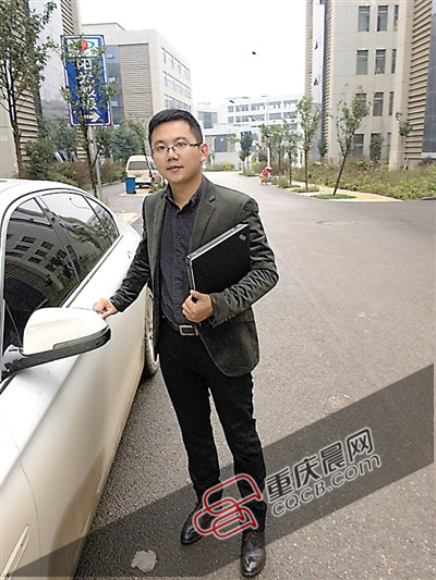 　　熊剑，重庆丰都人，现在云南昆明建立了自己的蜂蜜公司，也是云南昆明当地最具规模的蜂蜜公司之一。