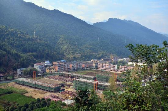 罗浮林场深山移民安置区。摄影/章轲