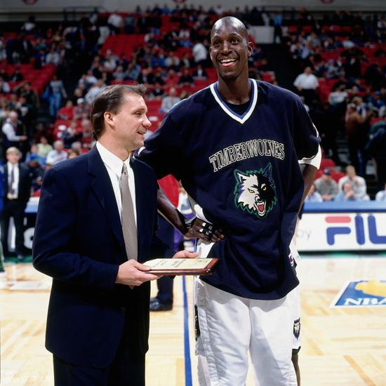 桑德斯曾带领森林狼连续八年打进季后赛