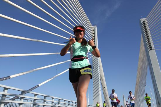 牛逼的女团员。