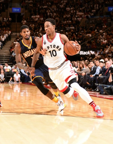 德罗赞全场拿到25分6助攻