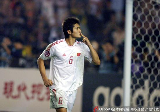 2004年，作为核心的邵佳一率领国足获得本土亚洲杯的亚军