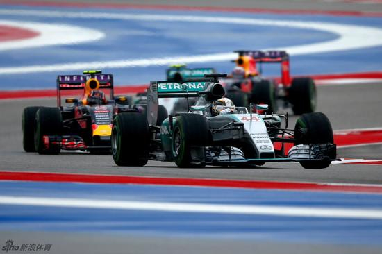 汉密尔顿一度被红牛紧逼