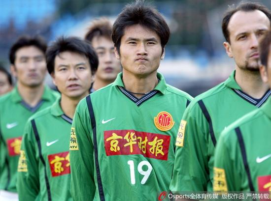 2000年甲A赛场上的小将邵佳一