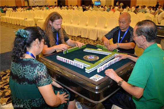 外国人打麻将不玩钱 靠死记硬背不分六八万_棋牌_新浪竞技风暴_新浪网