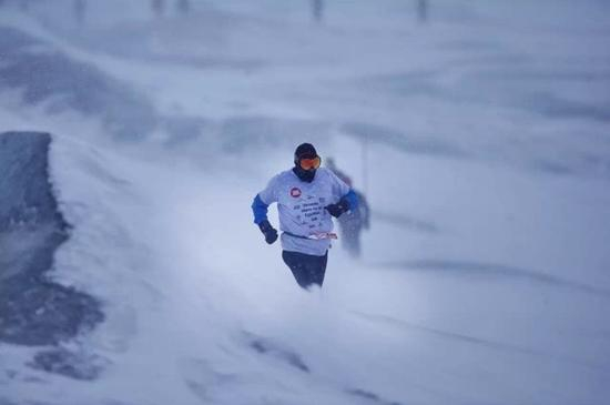 参赛环境恶劣。