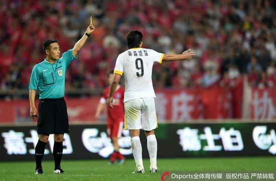 王津本赛季共判罚11个点球