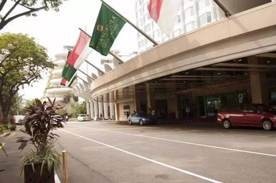 香格里拉酒店正门