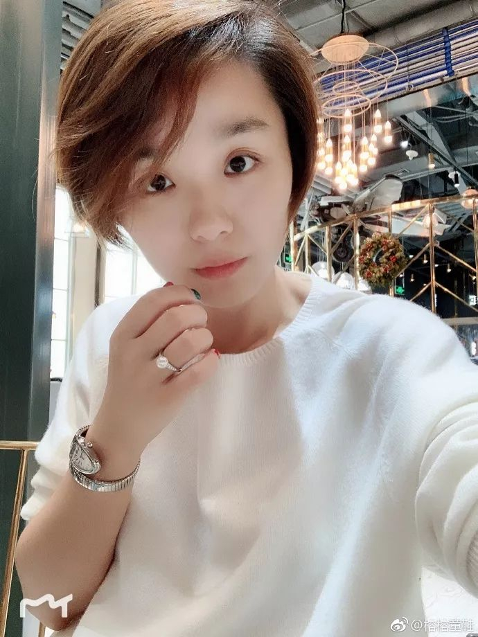 还记得《爱情公寓》里的lisa榕吗?她现在长这样啦!