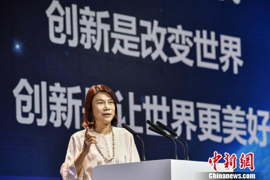  资料图：格力电器董事长兼总裁董明珠在作主题演讲。　陈骥旻 摄