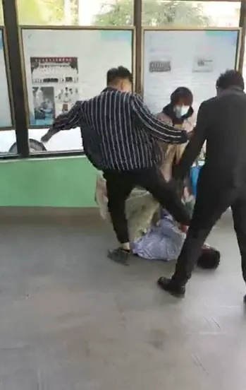 网友上传的视频截图 来源：网络