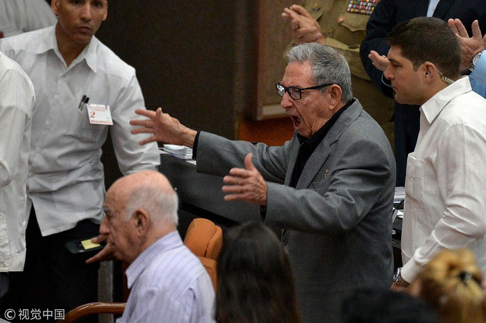 22日，劳尔·卡斯特罗在大会现场&nbsp; @视觉中国