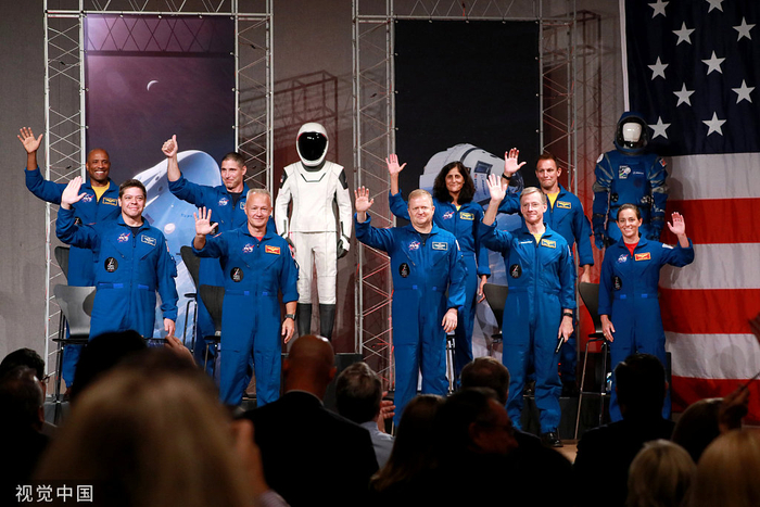 当地时间2018年8月3日，美国休斯顿，NASA公布前往国际空间站的9名宇航员名单 图自视觉中国