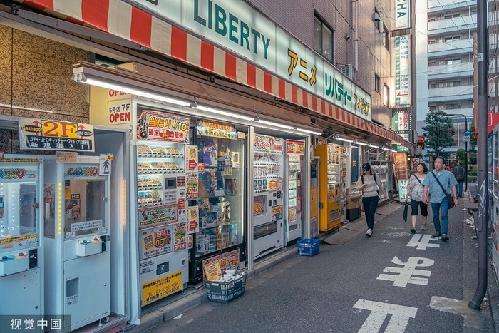  日本街头的自动贩卖机。图/视觉中国