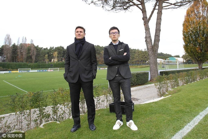 张康阳和萨内蒂。