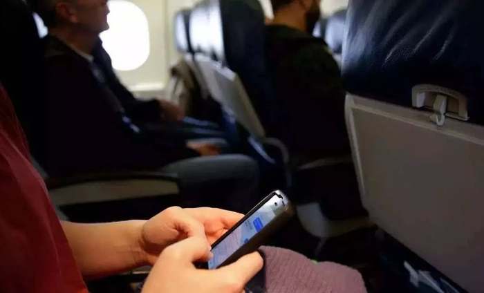 ▲手机辐射已被证实可能致癌。（东方IC）