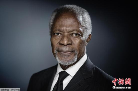 　　据多家外媒18日报道，前任联合国秘书长科菲·安南去世，享年80岁。安南是联合国第七任秘书长，自1997年至2006年间担任联合国秘书长10年时间，曾获得2001年诺贝尔和平奖。（资料图）