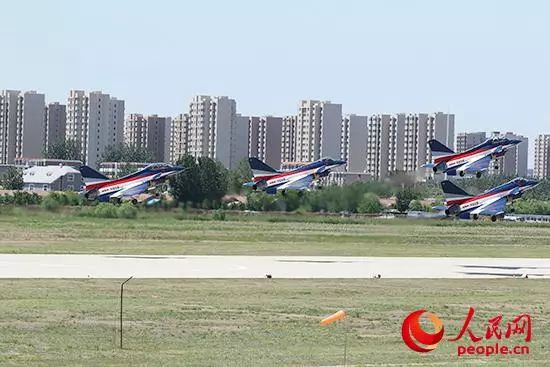  资料图：歼十-四机起飞