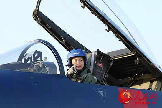 座舱中的何晓莉。林国彬 摄