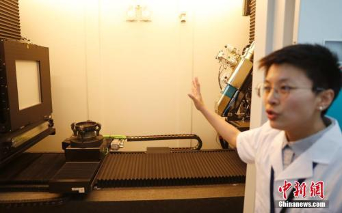 故宫文物医院的“文物CT专用机”。中新社记者 刘关关 摄