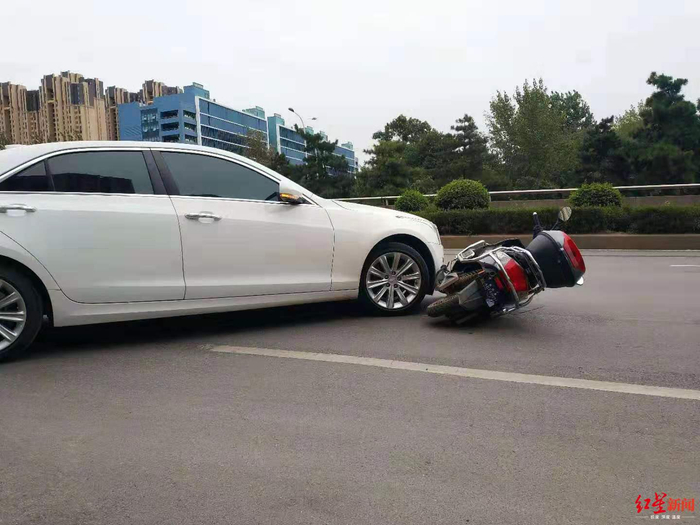  ↑车祸现场