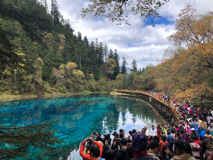 9月27日重新开放后的九寨沟，美丽如初。新京报记者向凯 摄