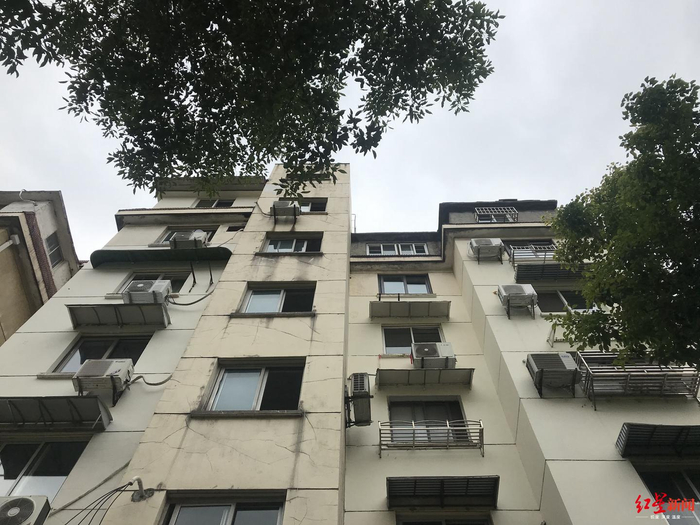 ↑刘某身份证上显示的所在小区