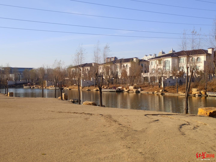 翠泉源临水而建的独栋楼&nbsp; 本文图片均来自红星新闻