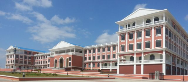 ▲中国援建的马拉维科技大学上了马拉维的流通纸币