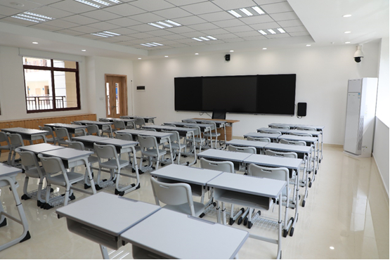 海南雅居乐衡石精英中学教学楼现代化设施齐备