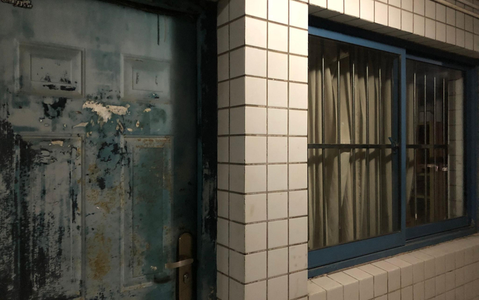 谭大伟生前居住的宿舍，目前已大门紧锁。 新京报记者 向凯 摄