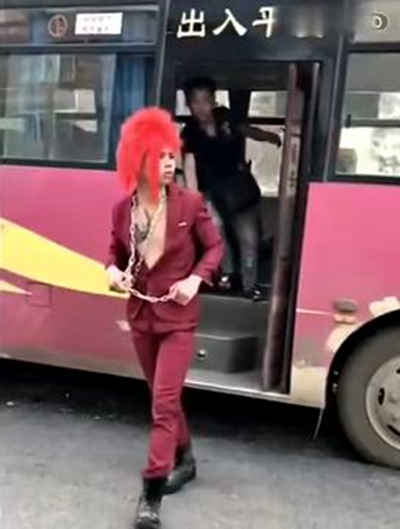 大表哥从广东打工归来