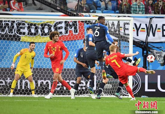 德布劳内射门。 中新社记者 毛建军 摄