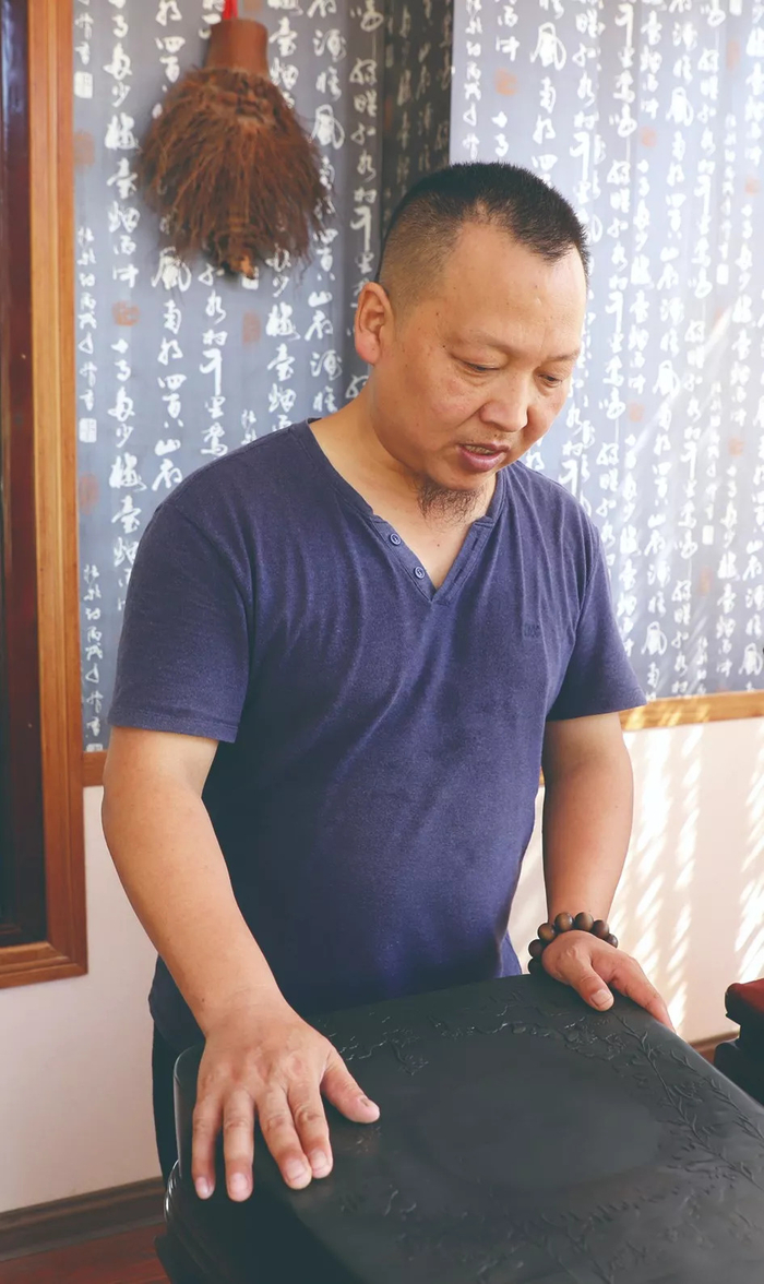 歙砚:此石来从歙溪水 锋芒都尽墨无声