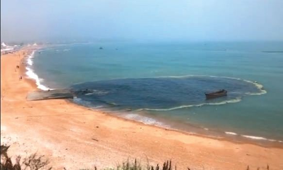 ▲7月20日，被污染海域。受访者供图