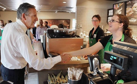 舒尔茨和星巴克员工。