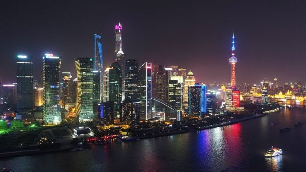 这是航拍的上海陆家嘴（2017年4月14日摄）。新华社记者 丁汀 摄