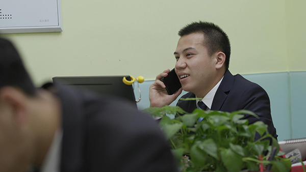陈永志在上海的工作是房产中介，每天会接听大量的客户电话。