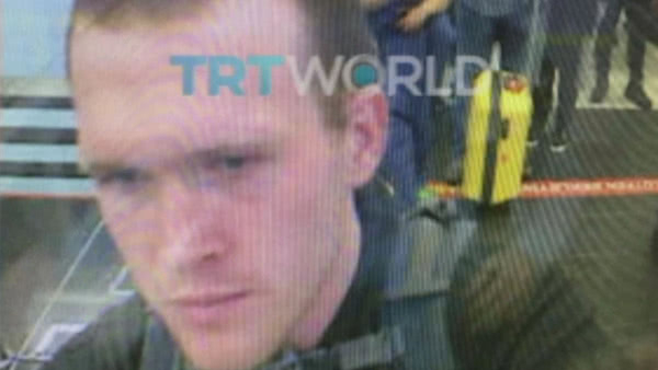　嫌犯被拍摄到在土耳其旅行（图片来源：天空新闻）