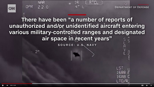 美国CNN报道，美国海军飞行员通过机载红外摄像机拍摄到的UFO影像截图。