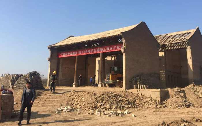 ▲11月21日，曲沃县下陈村黄帝庙开工修缮。新京报记者 张惠兰 摄