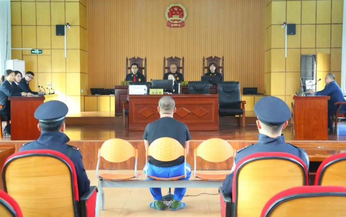 　庭审现场图。东河区人民法院供图