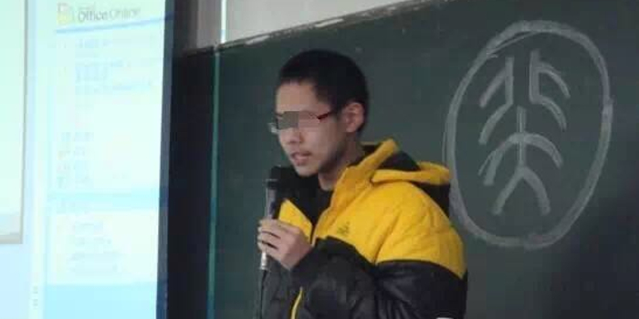 高中同学谈弑母疑犯吴谢宇:学神 最初以为被嫁