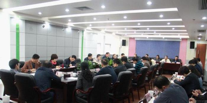 广西壮族自治区审计厅党组理论学习中心组开展