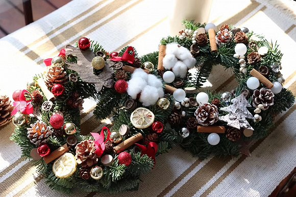 上海轻艺工作室的圣诞花环。图片来源：上海轻艺