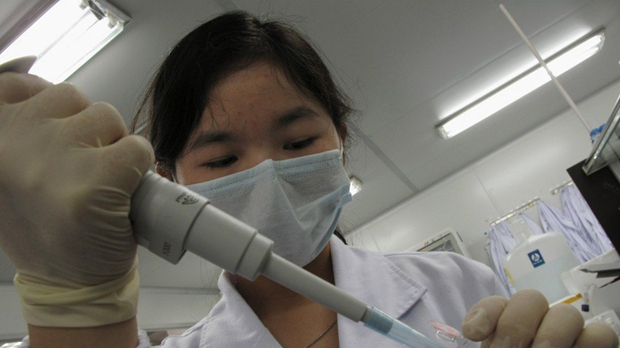  一名年轻的中国科研工作者&nbsp; 图自路透社
