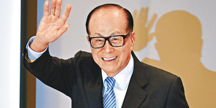 李嘉诚在向什么告别?反思地产推动模式,香港经