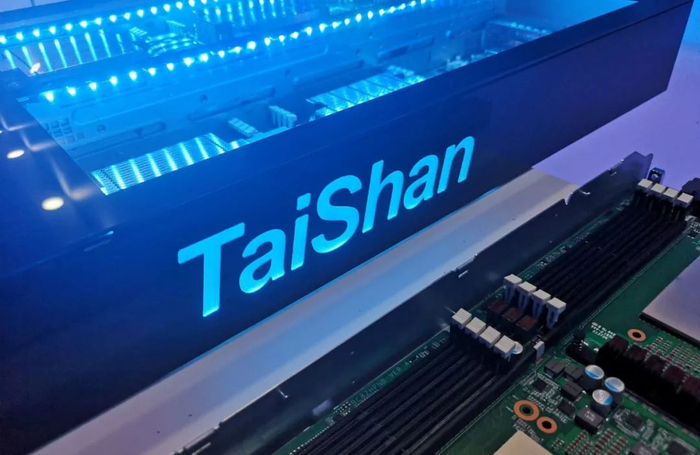  ▲华为推出的基于鲲鹏920的泰山服务器。（路透社）