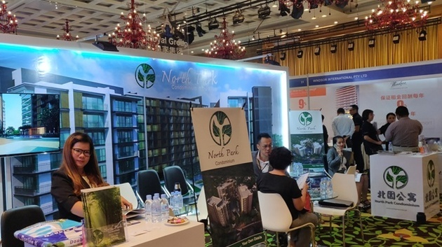 图为金边国际房地产展现场（图片来源：第一财经）